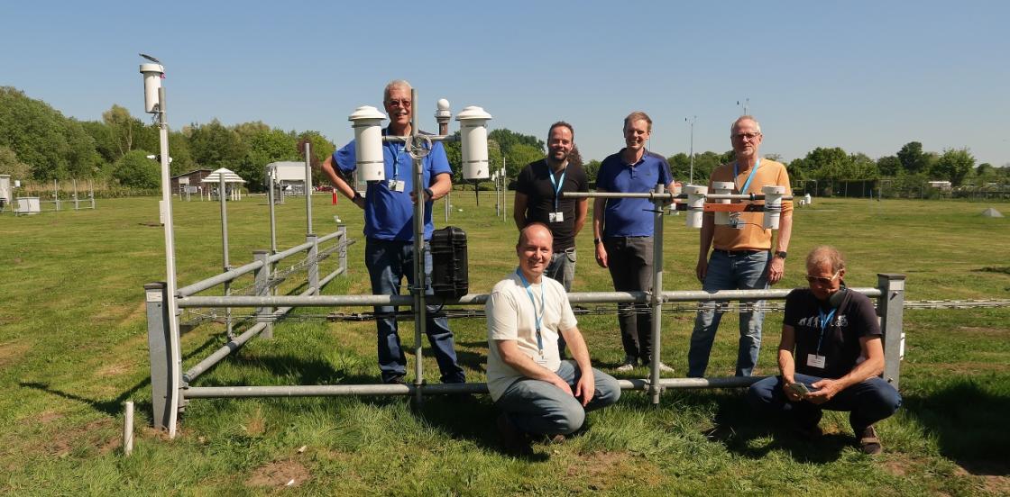 20250501 meetkastjes bij KNMI 05.jpg
